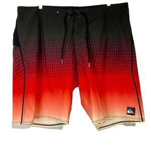 Quiksilver Men’s Summer Swim Board Shorts Red Black Ombre Size 40 EUC Swimming